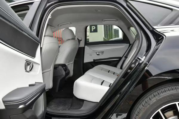 比亞迪e9,純電續航506公里,22.98萬 比亞迪e9,純電續航506公里,22.98萬