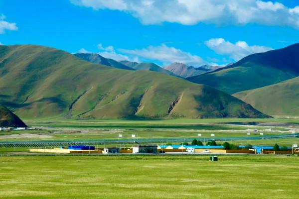 這趟開往拉薩的列車，票價不到300，一站一景美哭了