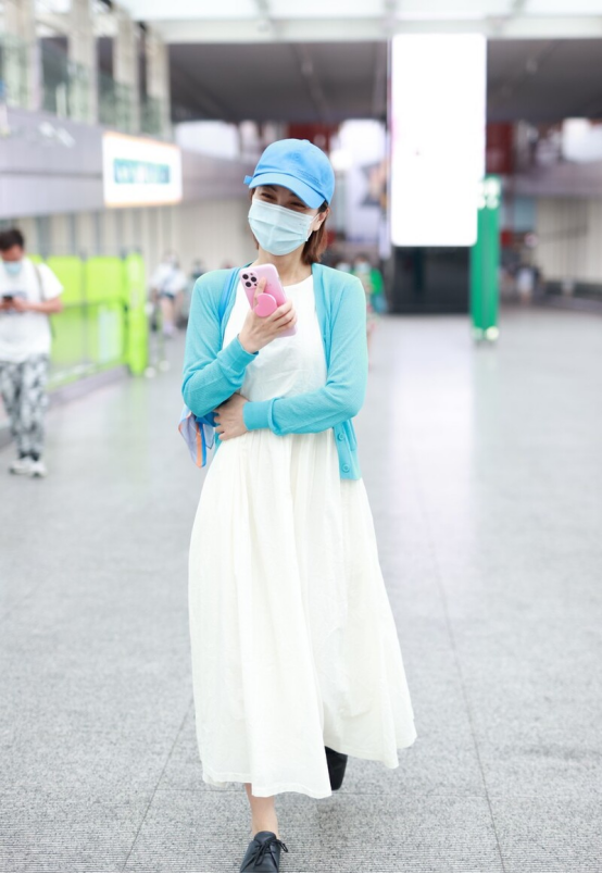 吳昕都38歲了，仍愛走“小姑娘路線”，穿短裙減齡又俏皮