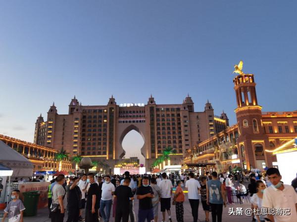 漢EV自駕新疆伊犁,夜市的伊寧絲路之光旅遊小鎮,美食的天堂 漢EV自駕新疆伊犁,夜市的伊寧絲路之光旅遊小鎮,美食的天堂