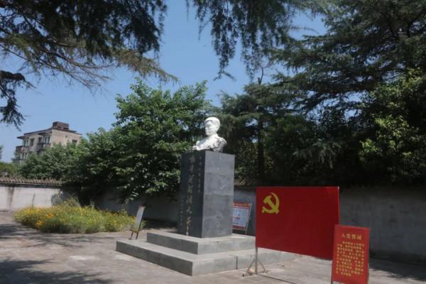 小戰士上廁所耽誤撤退,單槍匹馬滅敵30多人,打退敵人9次衝鋒 小戰士上廁所耽誤撤退,單槍匹馬滅敵30多人,打退敵人9次衝鋒