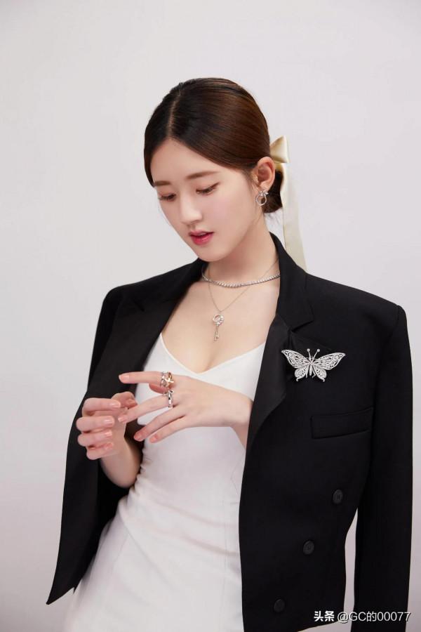 明星圖片趙露思