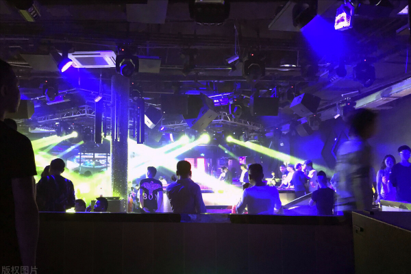 故事:澳大利亞25年前多名少女遇害,20年後靠一件女裝揭開了真相 故事:澳大利亞25年前多名少女遇害,20年後靠一件女裝揭開了真相