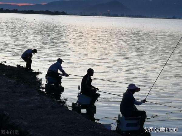 魚竿越長釣獲越多？10米長竿用一次就要扔，釣友：這根本不是釣魚