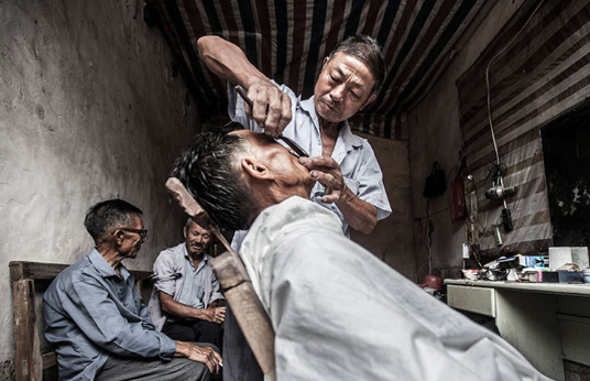 曾經挺吃香的7大“手藝人”,一人養活一大家子,如今無人問津了 曾經挺吃香的7大“手藝人”,一人養活一大家子,如今無人問津了