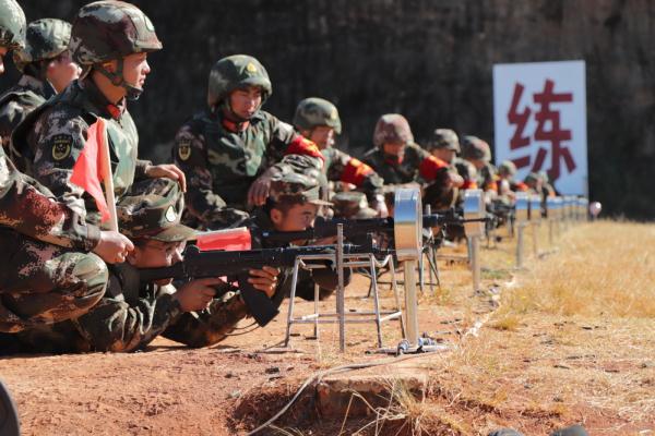 直擊武警新兵實彈射擊訓練