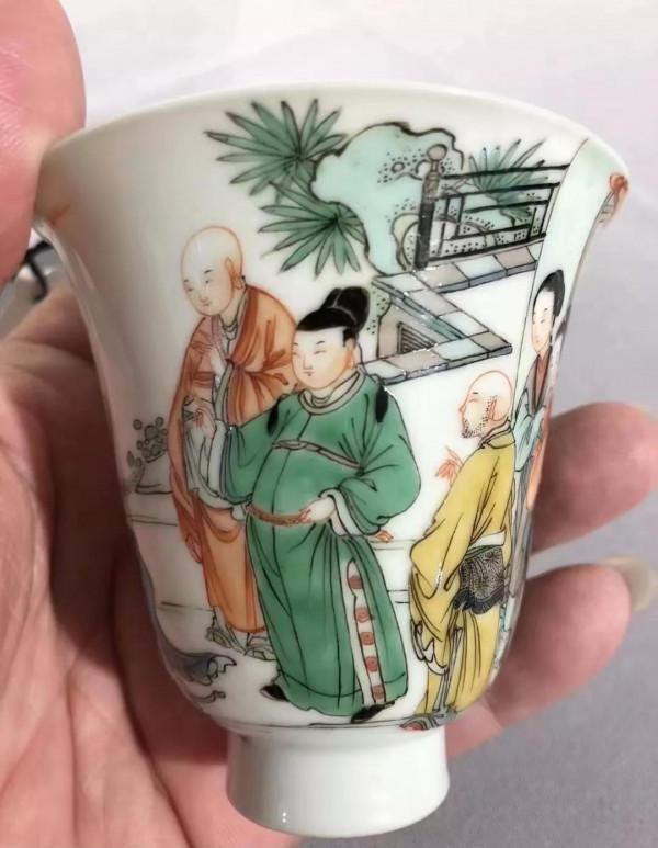 康熙五彩鈴鐺杯 康熙五彩鈴鐺杯