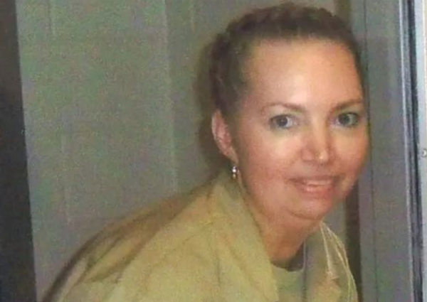 2004年美國孕婦被“剖腹取子”，兇手曝光後，數萬網友為其求情