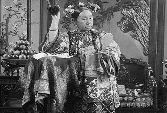 1928年,慈禧陵墓被盜,她口中價值8億的夜明珠,如今流落何方? 1928年,慈禧陵墓被盜,她口中價值8億的夜明珠,如今流落何方?