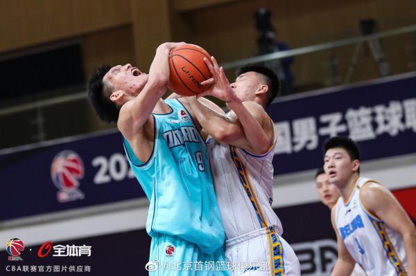 豪取4連勝！北京反超遼寧進四強，雅尼斯喜獲強援有望復仇廣東