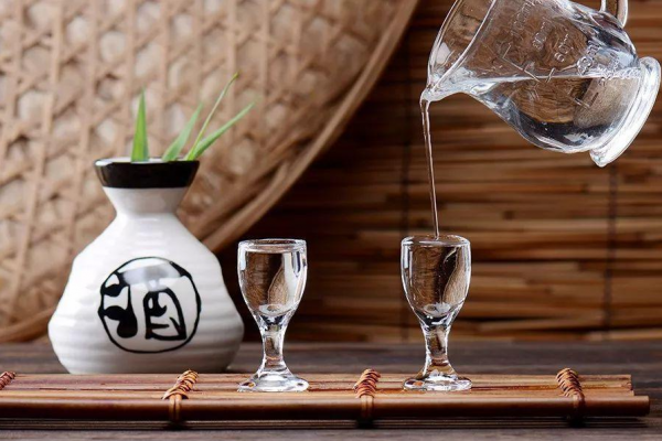 白酒多少度最好呢?行家給出明確答案,愛喝酒的人建議提前搞清楚 白酒多少度最好呢?行家給出明確答案,愛喝酒的人建議提前搞清楚