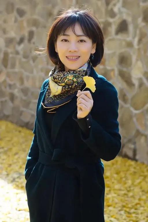 央視新聞女主持人:勞春燕 央視新聞女主持人:勞春燕