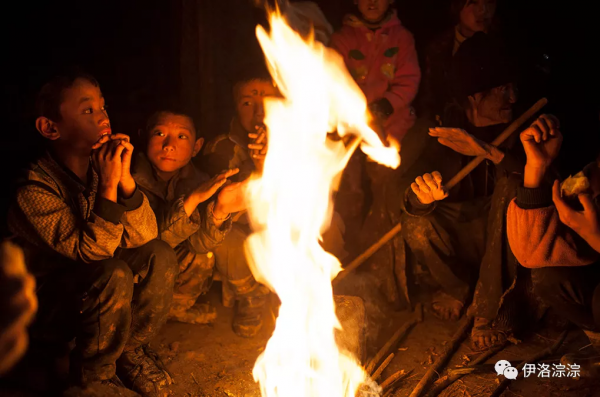 牛屋裡頭故事多 牛屋裡頭故事多