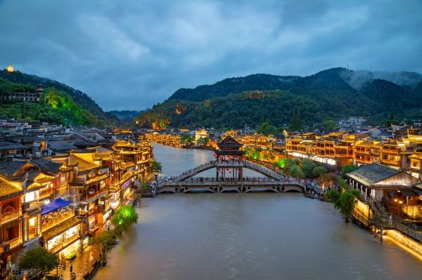 總要去趟鳳凰古城吧