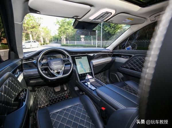 都是年輕前衛的好車 這兩款10-15萬級SUV誰更香？