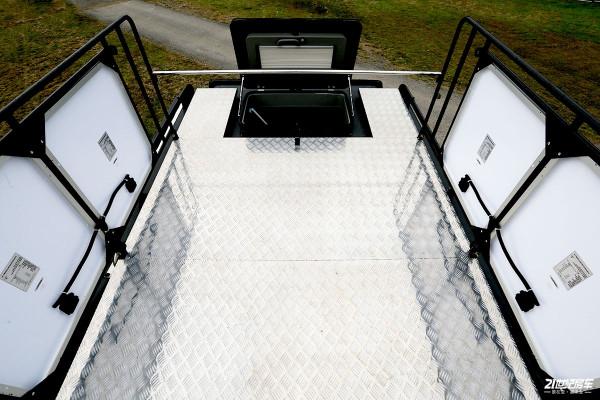 國產6.5T依維柯歐勝底盤加持,穩!實拍2022款中意極致雙拓展房車 國產6.5T依維柯歐勝底盤加持,穩!實拍2022款中意極致雙拓展房車