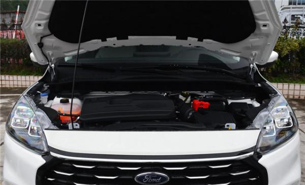 搭載2.0T＋8AT，駕駛感受很不錯，實拍體驗福特銳際