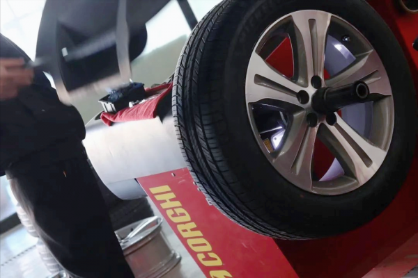 翻新09年老款豐田漢蘭達,28萬公里剛過磨合期,還能再戰20年 翻新09年老款豐田漢蘭達,28萬公里剛過磨合期,還能再戰20年