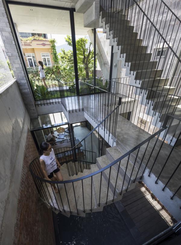 與綠色和光明為伍，當混凝土遇上花園，創造出明亮通透的生活環境