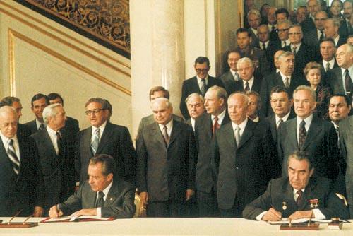 蘇聯在邊境陳兵百萬，卻沒有選擇南下中國，它究竟在害怕什麼？