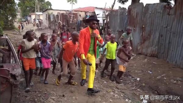 非洲貧民窟高質量人士的裝B生活:再窮都要置辦一身好行頭去顯擺 非洲貧民窟高質量人士的裝B生活:再窮都要置辦一身好行頭去顯擺