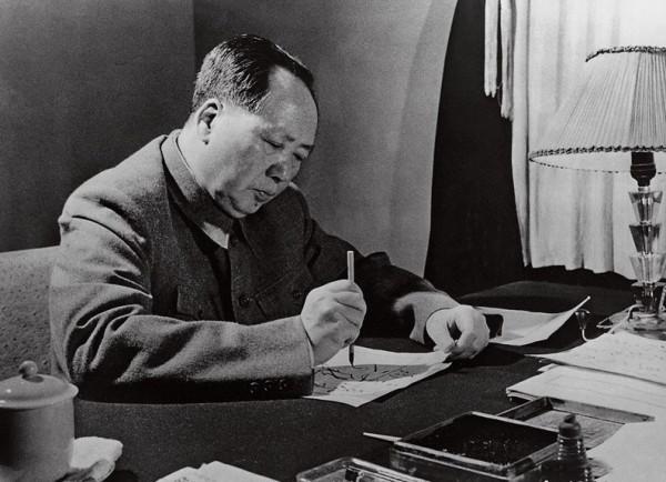 王立庵幫毛主席糾正偏科,建國後知其後人生活窘迫,讓秘書送千元 王立庵幫毛主席糾正偏科,建國後知其後人生活窘迫,讓秘書送千元