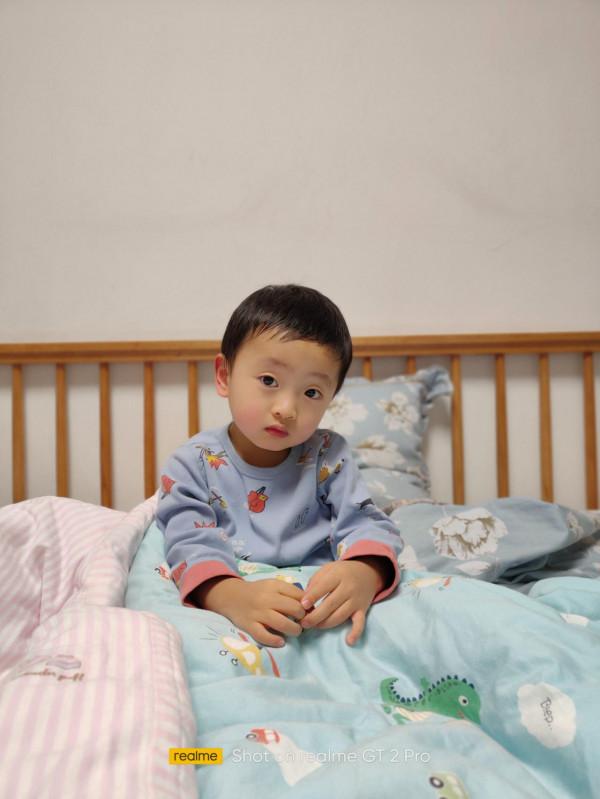 2K直屏旗艦級水桶機 realme真我GT2Pro緞黑測評