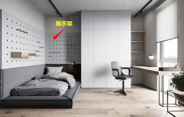 床頭收納也不用太費心，洞洞板做背景牆，垂直收納！床頭櫃也省了