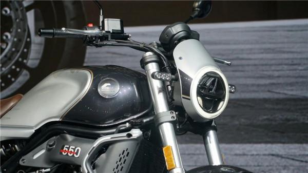 錢江釋出“低價版”幼獅500,排量提升重量減小,依舊祖傳後搖臂 錢江釋出“低價版”幼獅500,排量提升重量減小,依舊祖傳後搖臂