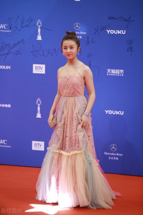 00後小花:張子楓 00後小花:張子楓