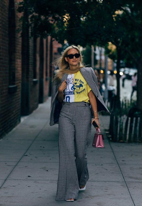 秋季減齡有妙招,掌握“拼接搭配法”,色彩面料隨便配,穿出個性 秋季減齡有妙招,掌握“拼接搭配法”,色彩面料隨便配,穿出個性