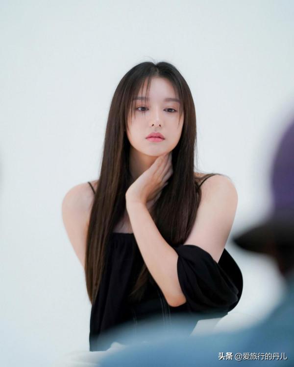 韓國女星金智媛，每一套穿搭都好看，高階感十足