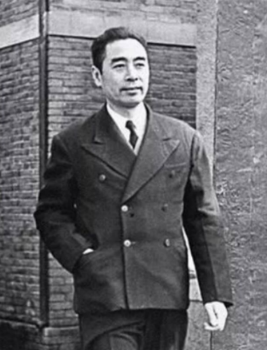 1954年周總理約卓別林吃飯,酒過三巡後,卓別林:茅臺酒能送我嗎 1954年周總理約卓別林吃飯,酒過三巡後,卓別林:茅臺酒能送我嗎