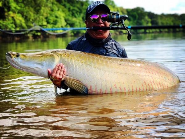 你釣到過最大的魚有多大?20斤?對我來說那叫魚餌 你釣到過最大的魚有多大?20斤?對我來說那叫魚餌