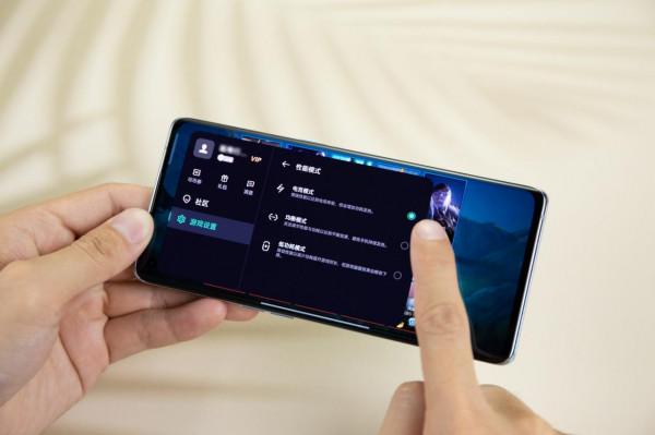 玩家久等的LOL手游上線，用Reno6超大杯上手體驗：高幀模式隨便浪