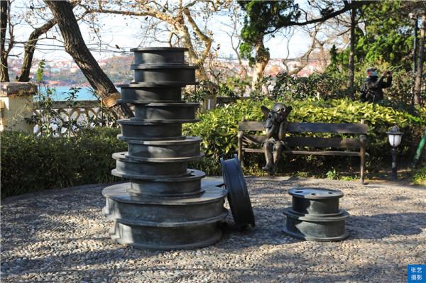 青島八大關有座豪華富麗的花園洋房，因中國首位影后胡蝶而得名