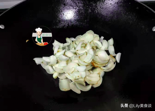 建議女人少吃保健品，多吃&OpenCurlyDoubleQuote;一白一綠&rdquo;，便宜營養，冬天吃特養人