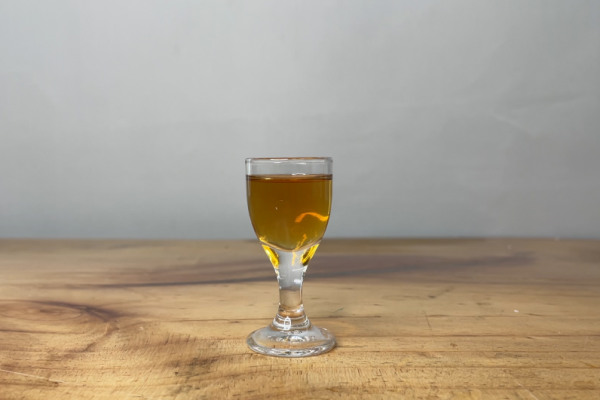 山東一小酒，“檔次”雖不高，卻是口感極好的露酒，關鍵還不貴