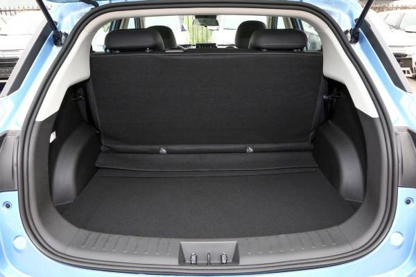 綠牌SUV不一定貴,這臺5.99萬起售的哪吒V,滿電能跑401公里 綠牌SUV不一定貴,這臺5.99萬起售的哪吒V,滿電能跑401公里