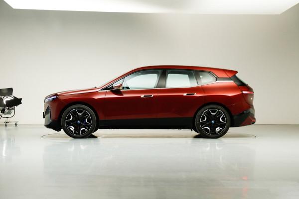 詳解寶馬iX,軸距3米,顏值激進,最高續航630km,晚來卻是精品? 詳解寶馬iX,軸距3米,顏值激進,最高續航630km,晚來卻是精品?