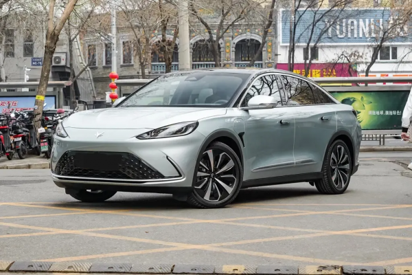 國產電車:極狐阿爾法S,續航可達708公里,顏值與實力並存 國產電車:極狐阿爾法S,續航可達708公里,顏值與實力並存