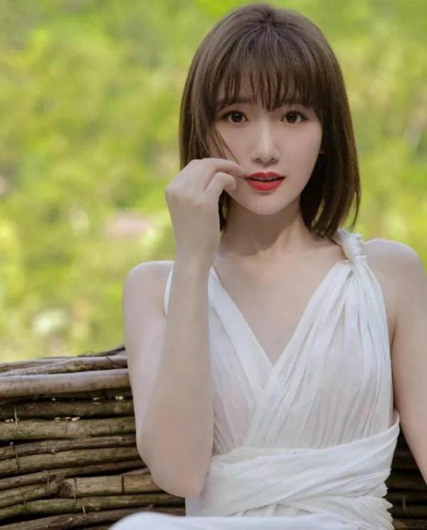 毛曉彤單眼照片好俏皮 毛曉彤單眼照片好俏皮