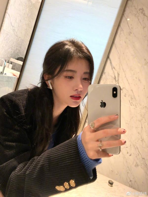 鞠婧禕最新私服,小香風外套很適合她 鞠婧禕最新私服,小香風外套很適合她