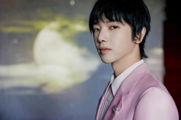 最新氛圍感大片，華晨宇獻唱央視大灣區中秋電影音樂晚會