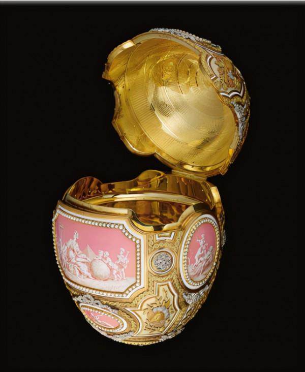 美國富豪中的“王室迷”,竟然“繼承”了4位皇后的家當 美國富豪中的“王室迷”,竟然“繼承”了4位皇后的家當