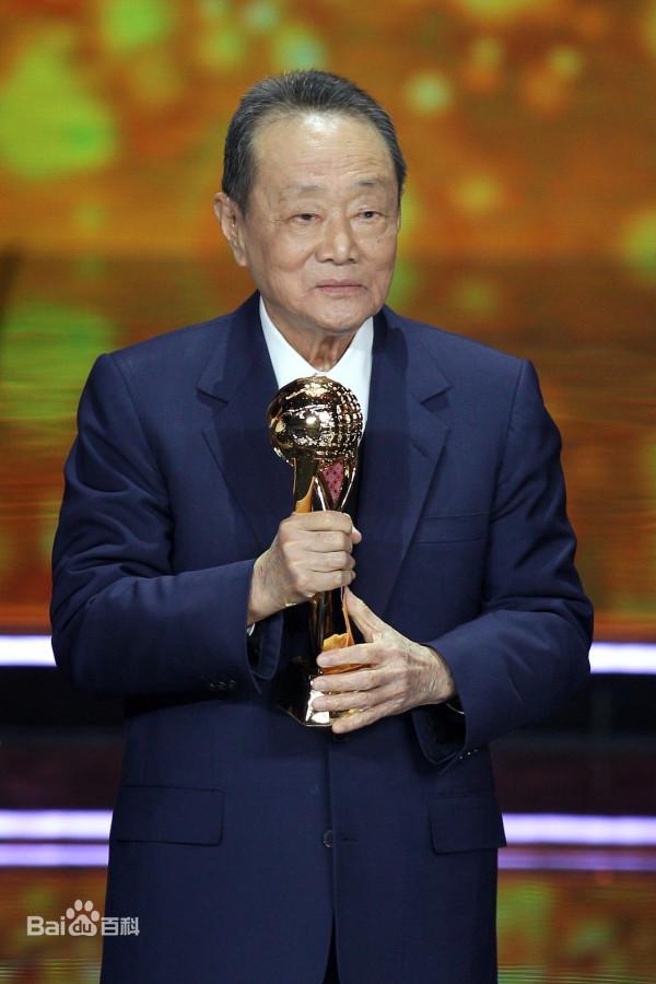 類似於李嘉誠這樣的大亨近些年為什麼不常在大眾面前活躍