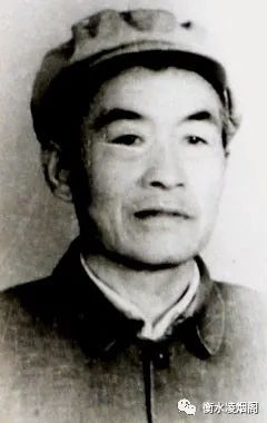 祖父是盞不滅的燈 祖父是盞不滅的燈