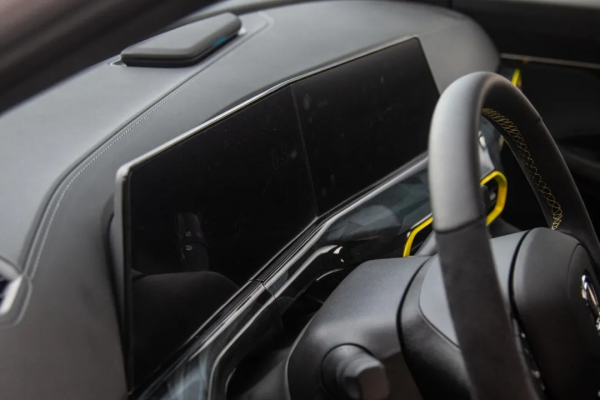 一年就升級，賽道檢驗2022款UNI-T