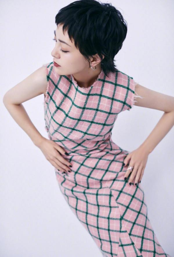 郭采潔雖然長得幼稚,穿衣風格卻很成熟,看著太有女人味 郭采潔雖然長得幼稚,穿衣風格卻很成熟,看著太有女人味