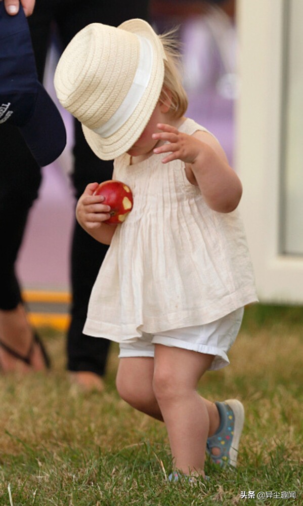 11張歐洲王室的小王子和小公主最可愛的照片 11張歐洲王室的小王子和小公主最可愛的照片